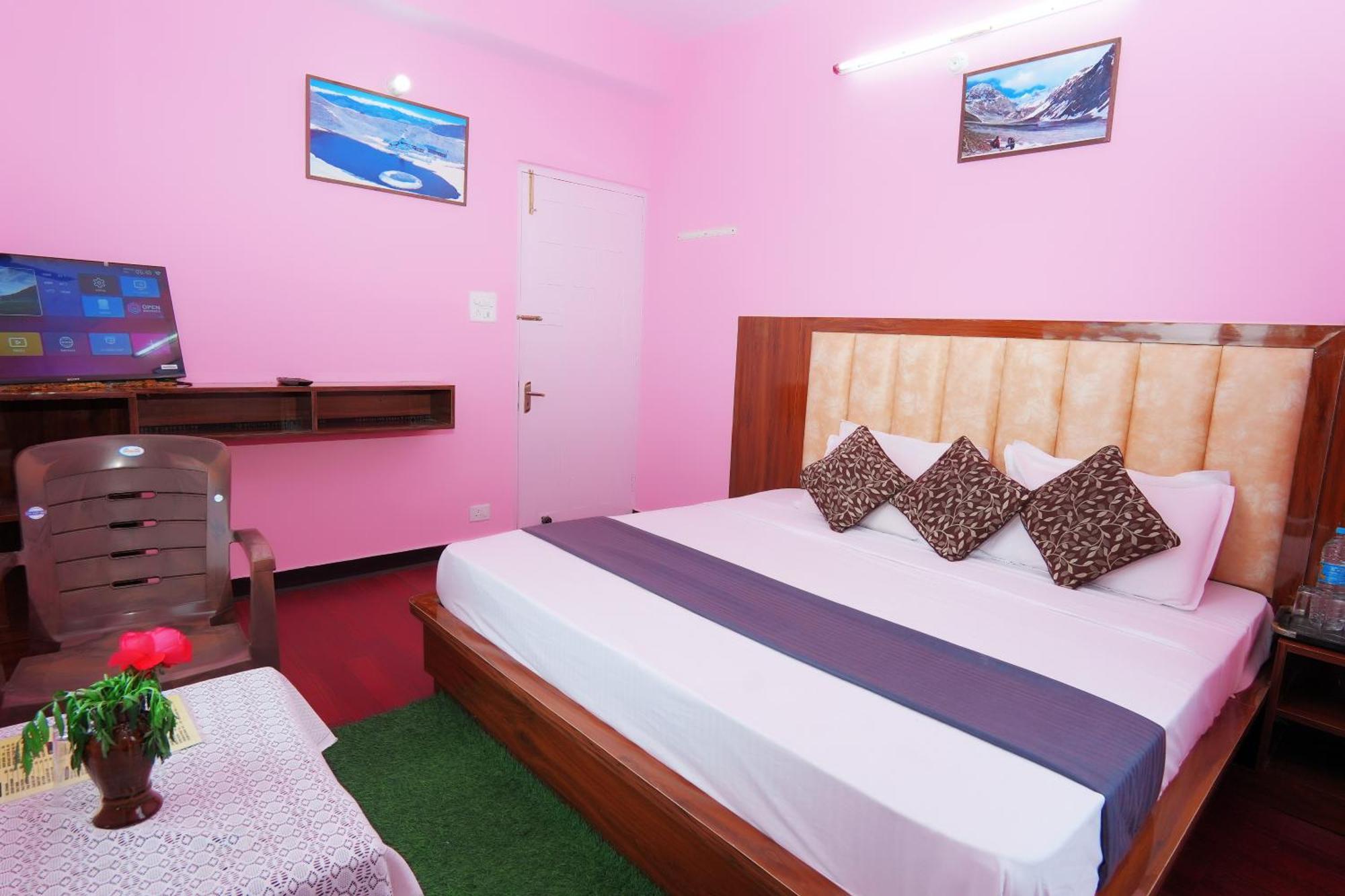 Shimla Hills Apartments 2Bhk Exteriör bild